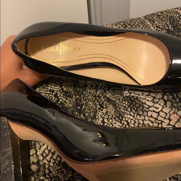COLE HAAN HEELS - Picture 3 of 3